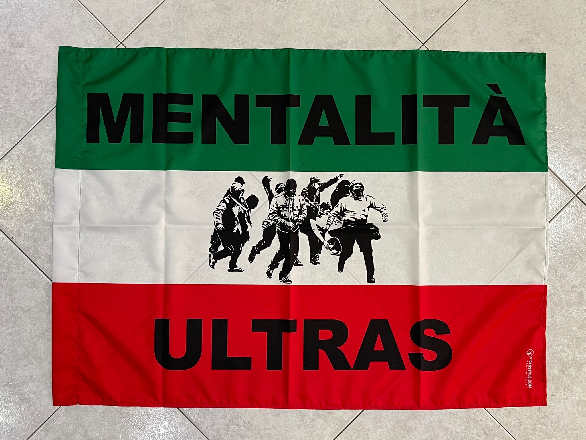 Bandiera Da Tavolo Ultras Freiburg - Supporto Nero 30 Cm (10x15 Cm)