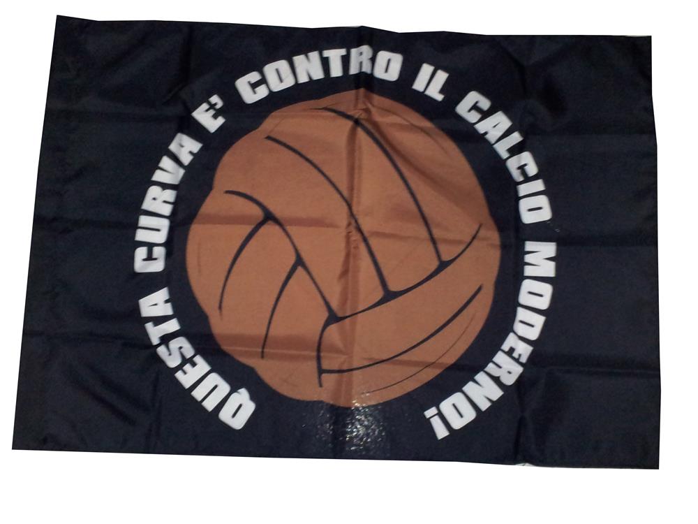 Bandiera_questa_curva_e_contro_il_calcio_moderno_nera_70_x_100_cm Bandiera questa curva e' contro il calcio moderno nera 70 x 100 cm - immagine 1